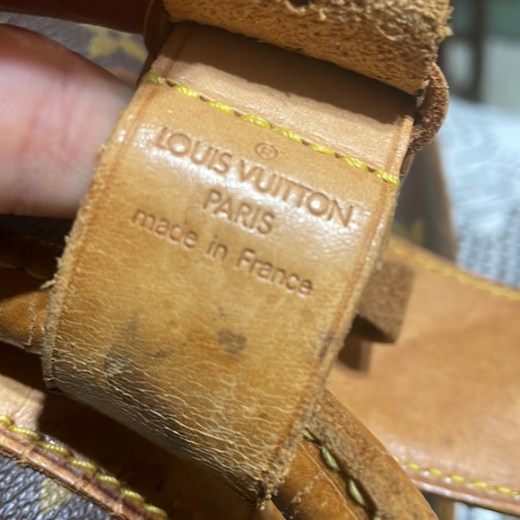 Authentic Louis Vuitton duffel. Tag, strap and lock and key included. - Picture 2 of 10